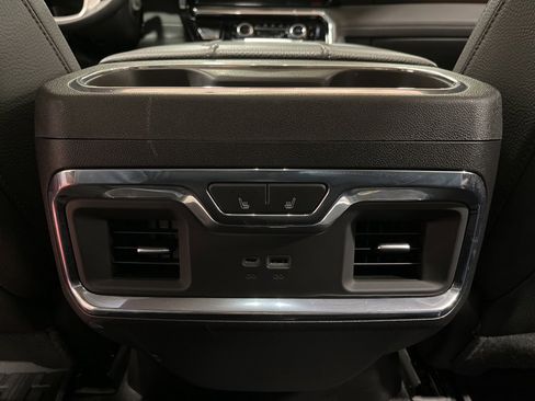 Used 2024 GMC Sierra 3500 Denali w/ Denali Reserve Package image 20