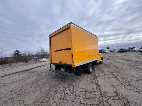 Used 2016 Chevrolet Express 3500 RWD image 7