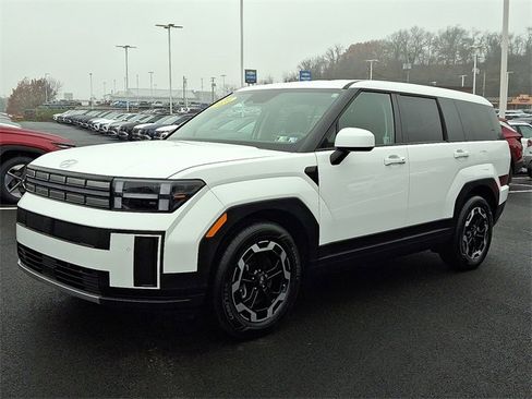 Used 2025 Hyundai Santa Fe SE image 3