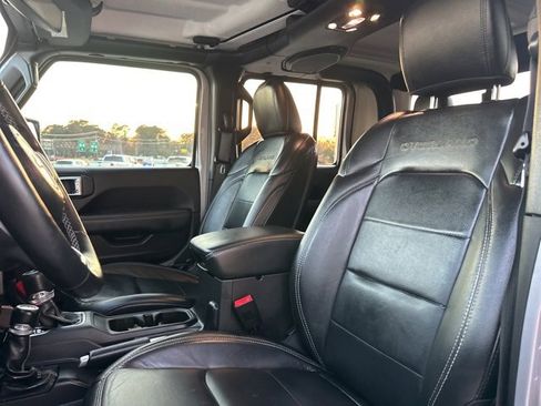 Used 2020 Jeep Gladiator Overland image 10