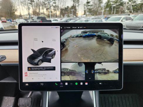 Used 2021 Tesla Model Y Long Range image 14