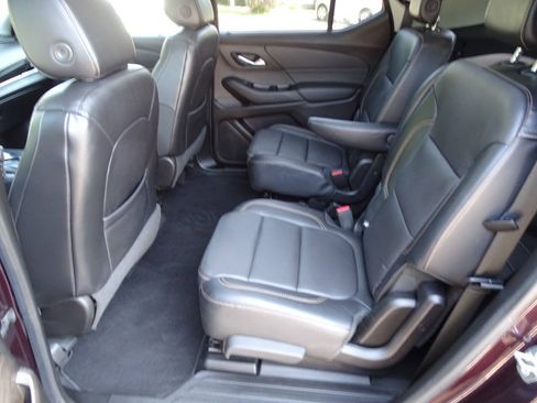 Used 2018 Chevrolet Traverse AWD LT w/ 2LT image 40