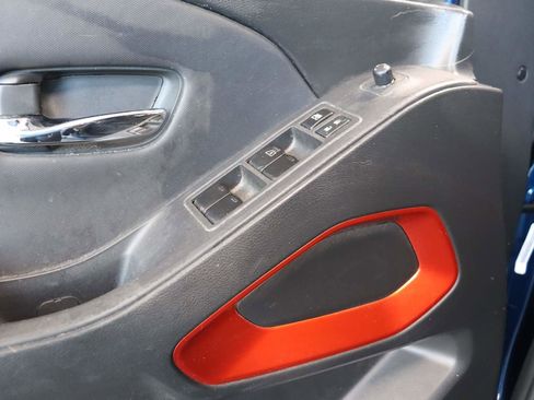 Used 2022 Nissan Frontier PRO-4X w/ Technology Package image 15