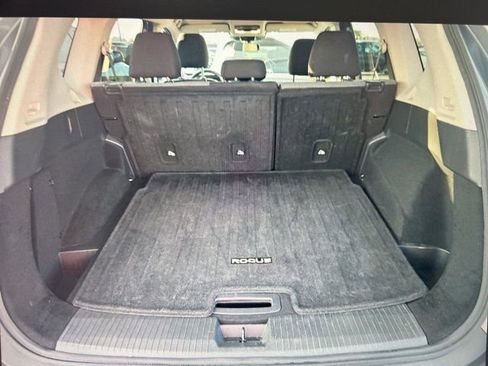 Used 2023 Nissan Rogue SV image 11