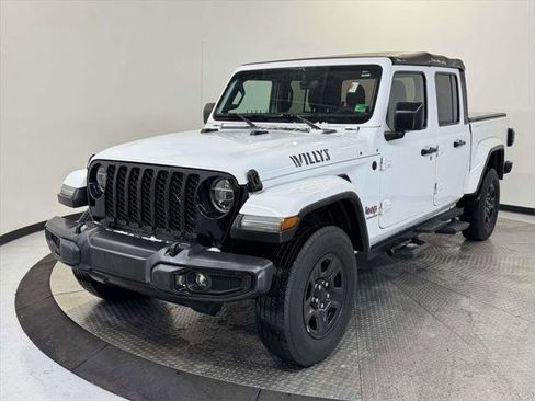 Certified 2021 Jeep Gladiator Willys image 3