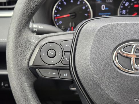 Used 2019 Toyota RAV4 LE FWD image 24