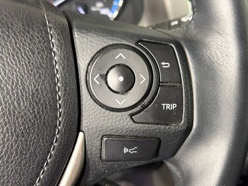 Used 2018 Toyota RAV4 Limited w/ Advanced Technology Package FWD image 27