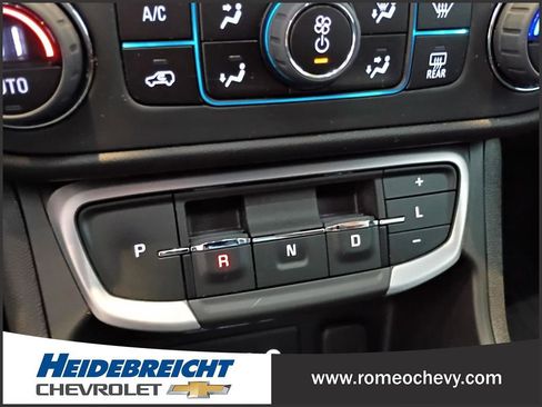 Used 2023 GMC Terrain SLE w/ Driver Convenience Package image 26