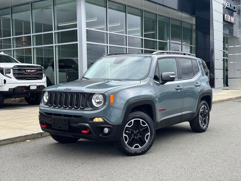 Used 2015 Jeep Renegade Trailhawk image 32