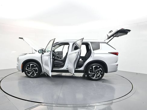 Used 2023 Mitsubishi Outlander SEL FWD image 35