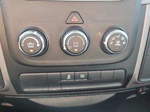Used 2018 RAM 1500 Express RWD image 20