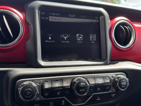 Used 2021 Jeep Gladiator Rubicon image 19