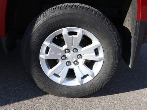 Used 2019 Chevrolet Colorado LT w/ LT Convenience Package image 19