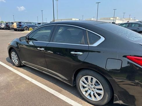 Used 2017 Nissan Altima 2.5 S w/ Power Driver Seat Package FWD image 7