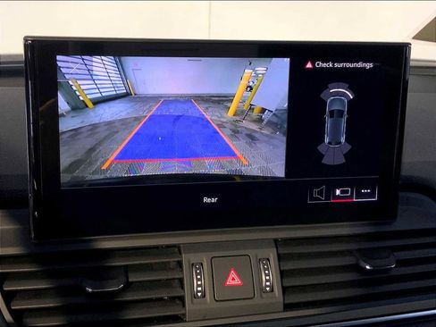 Used 2021 Audi Q5 Premium w/ Convenience Package image 31