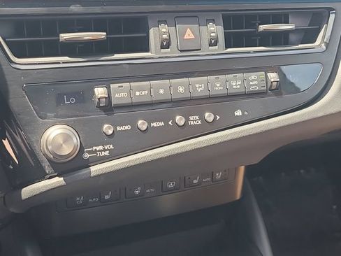 Used 2024 Lexus ES 350 w/ Technology Package FWD image 30