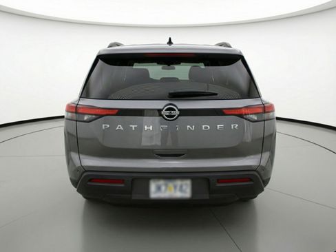 Used 2025 Nissan Pathfinder SV image 7