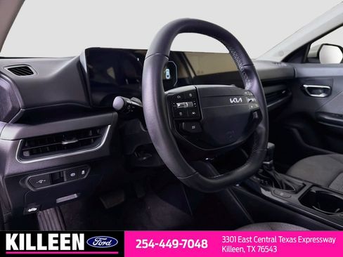 Used 2025 Kia K4 EX FWD image 11