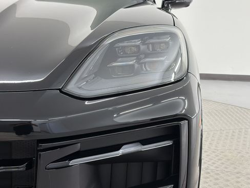 New 2026 Porsche Cayenne GTS AWD/4WD image 12