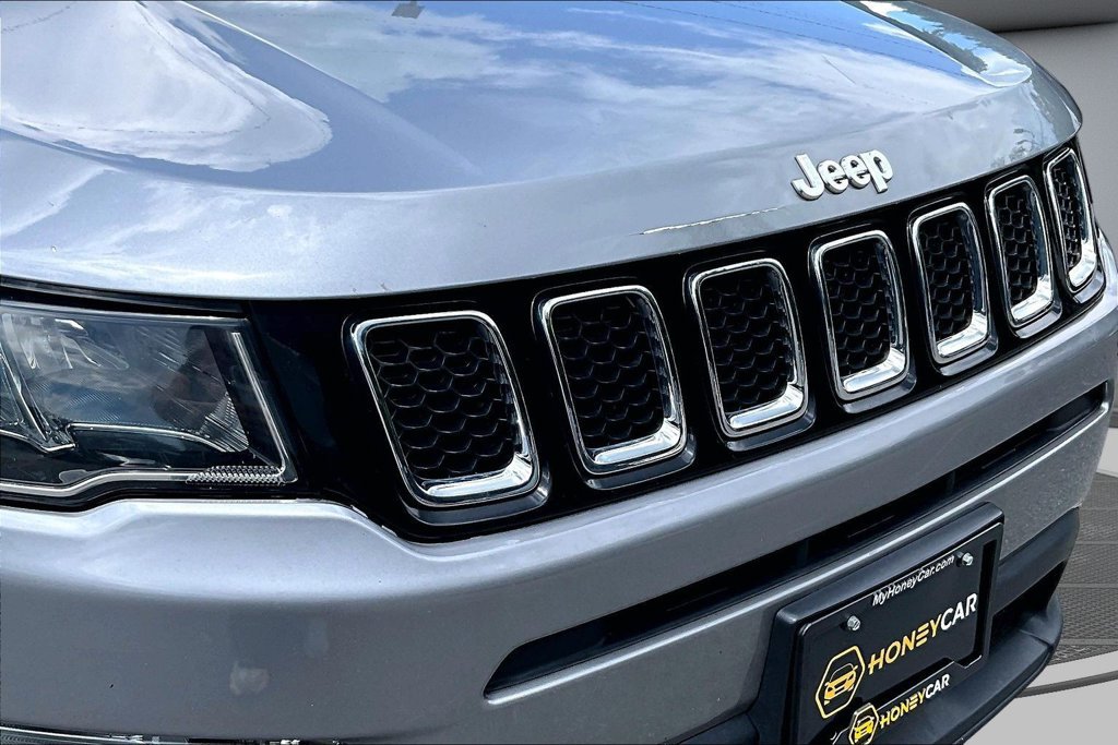 Used 2019 Jeep Compass Latitude w/ Cold Weather Group AWD/4WD image 33