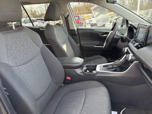 Used 2020 Toyota RAV4 XLE image 10