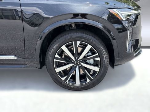 New 2026 Volvo XC90 B5 Core w/ Protection Package AWD/4WD image 11