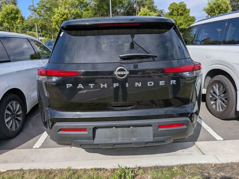 Used 2025 Nissan Pathfinder SV FWD image 3