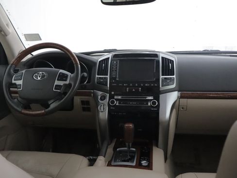 Used 2013 Toyota Land Cruiser AWD/4WD image 2