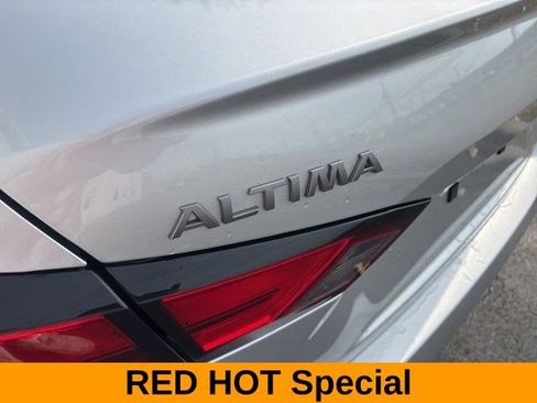 Used 2024 Nissan Altima 2.5 SV image 44