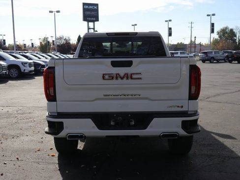 Used 2024 GMC Sierra 1500 AT4 w/ AT4 Premium Package image 5