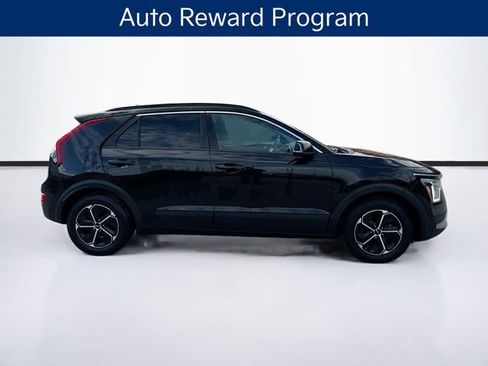 Used 2023 Kia Niro EX image 8