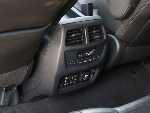 Used 2018 Honda Pilot Touring image 24