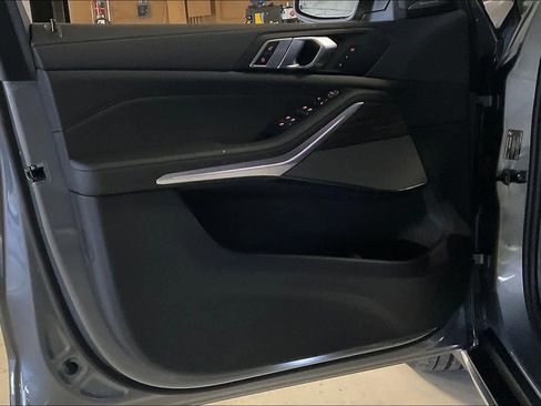 New 2026 BMW X5 sDrive40i w/ Premium Package image 10