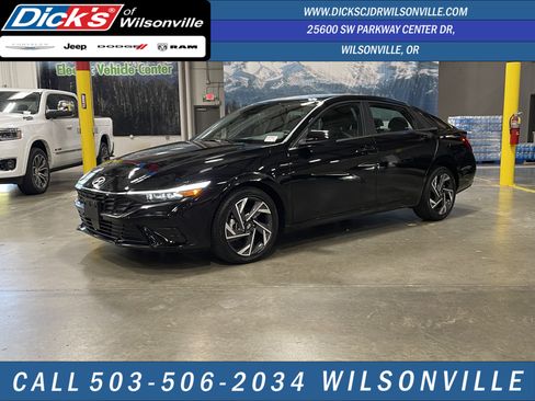 Used 2025 Hyundai Elantra SEL FWD image 1