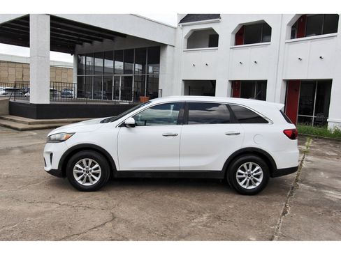 Used 2020 Kia Sorento FWD V6 image 4