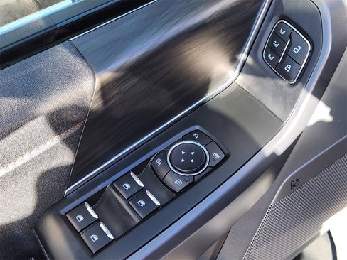 Used 2025 Ford F150 Lariat w/ Equipment Group 501A Mid image 33