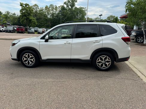 Used 2020 Subaru Forester Premium AWD/4WD image 4