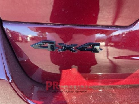 Used 2023 Jeep Grand Cherokee Limited w/ Black Appearance Package image 17