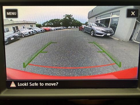 Used 2017 Volkswagen GTI SE FWD image 17