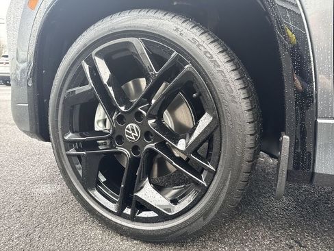 New 2026 Volkswagen Tiguan SE R-Line AWD/4WD image 8