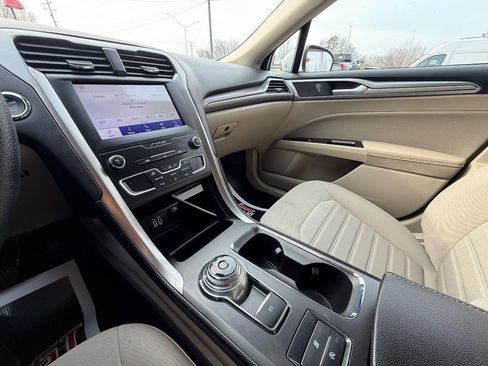 Used 2020 Ford Fusion SE image 26