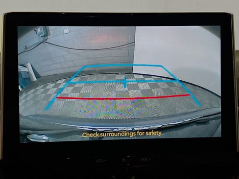 Used 2025 Toyota Corolla SE image 28