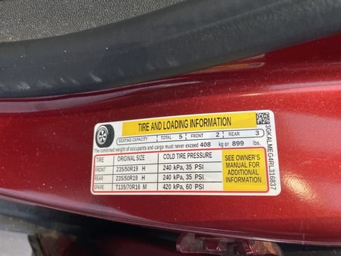 Used 2024 GMC Terrain SLE w/ Driver Convenience Package FWD image 39