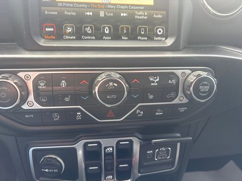 Used 2021 Jeep Gladiator Overland image 19