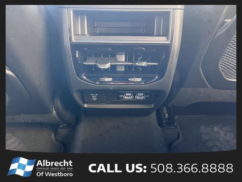 New 2025 Jeep Grand Cherokee Altitude AWD/4WD image 19