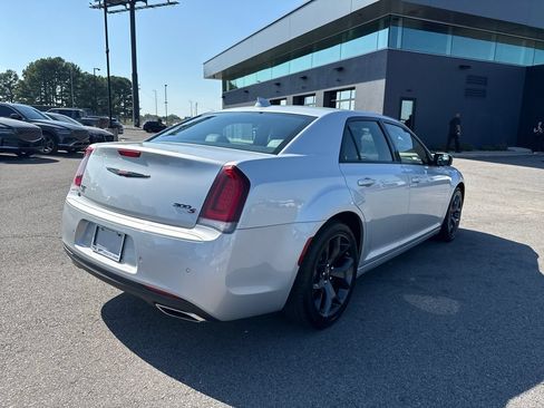 Used 2023 Chrysler 300 S RWD image 3