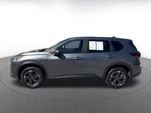 Used 2025 Nissan Rogue SV image 9