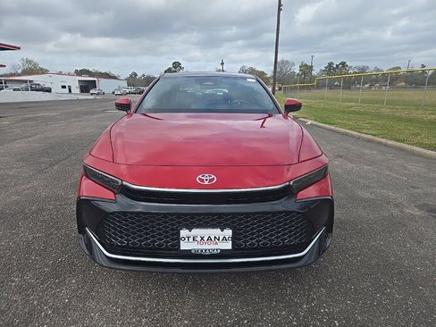 Used 2023 Toyota Crown Platinum image 3