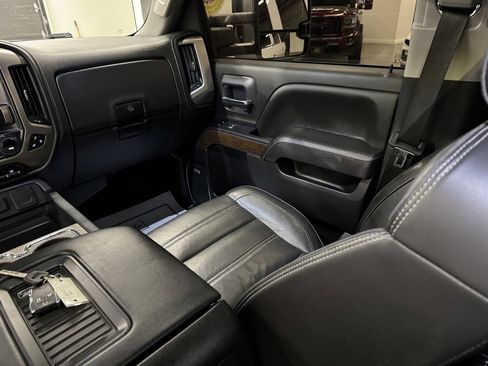 Used 2018 GMC Sierra 2500 Denali image 31
