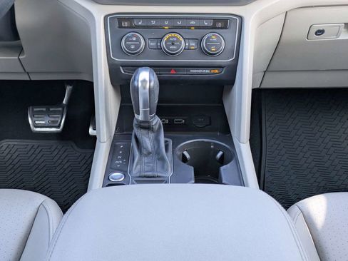 Used 2019 Volkswagen Atlas SE FWD image 24